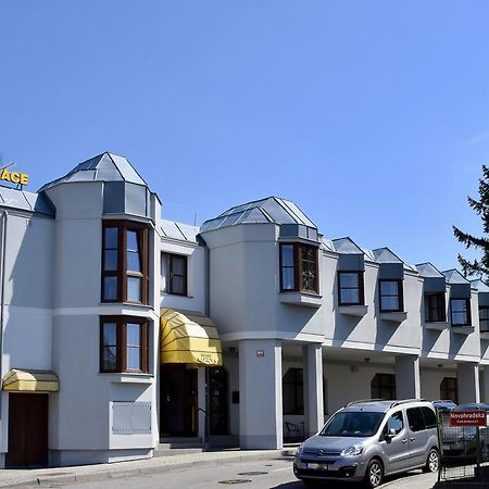 Hotel Laguna Ceske Budejovice Ngoại thất bức ảnh