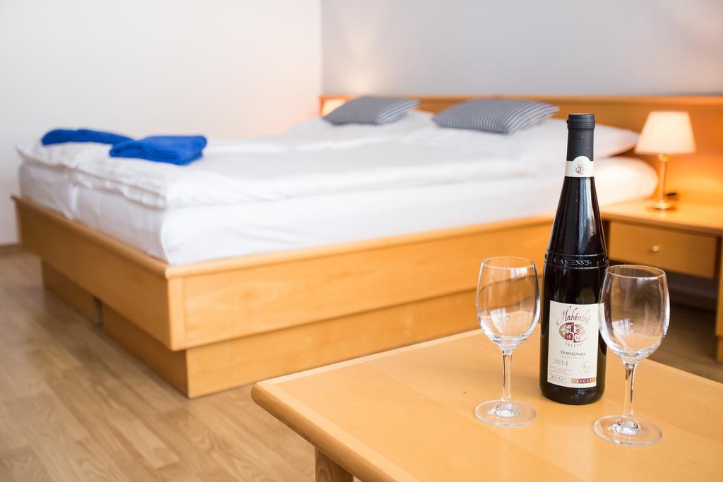Hotel Laguna Ceske Budejovice Phòng bức ảnh